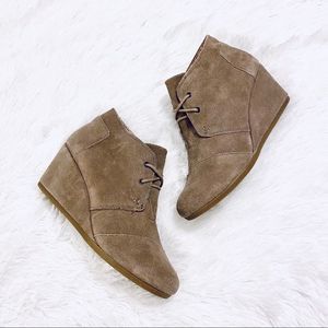 Toms US 9.5 Lace Up Grey Wedge Ankle Bootie